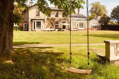 Image de Stunning Georgian Home in heart of The Norfolk Broads Sleeps 10.