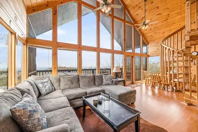 Image de Charming & Quiet Mtn-Top Cabin w Grand Panoramic Mountain Views! ! Dog Friendly!