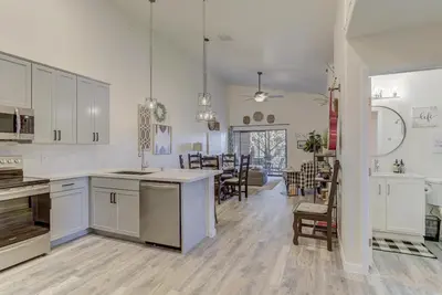 Image de Promo 10%Weekly /15%Monthly Discount\nModern Bear Lake Cabin -Complete  Remodel🐻