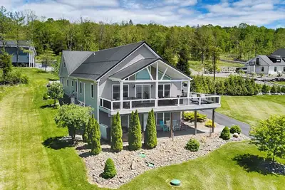 Image de Moxie on the Lake: Relaxing Pet Friendly Seneca Lake Getaway!
