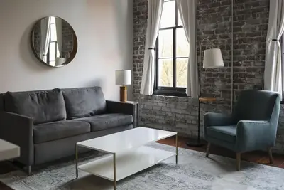 Image de The Grant by Black Swan - Savannah Loft (205b)