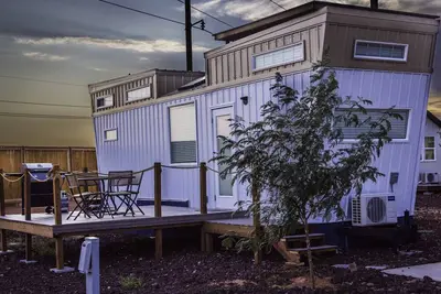 Image de Amazing Tiny home with private Bbq and deck.