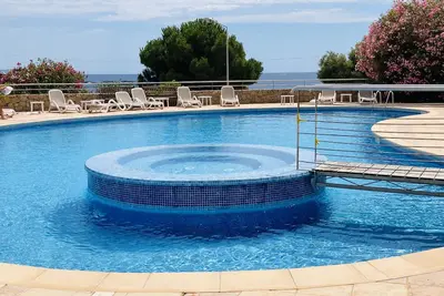 Image de Appartement avec piscine en bord de mer