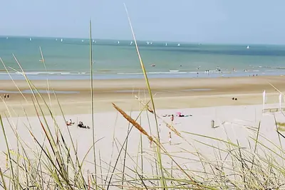 Getting a breath of fresh air by the sea between Bredene and De Haan