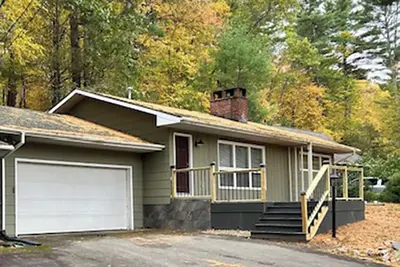 Image de Fall Is Here! Take In The Fall Foliage In The Poconos!