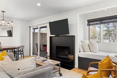 Image de Outpost: Cedars 1413 - Aspens Location!