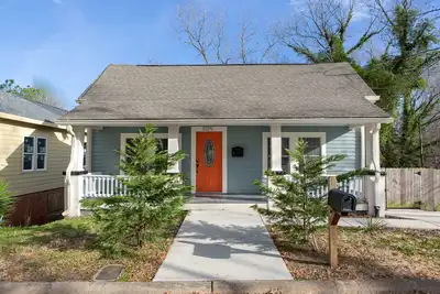 Image de Bungalow near Duke and Downtown Durham