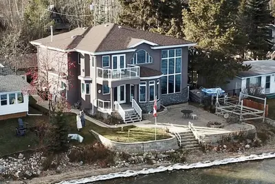Image de Lakefront Villa On Grandview Beach: Miami Vice