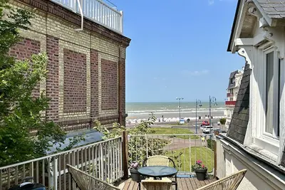 Image de Superbe terrasse bord de mer centre ville