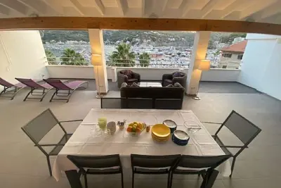 Image de Appartement spacieux avec Grande Terrasse et cuisine d'été