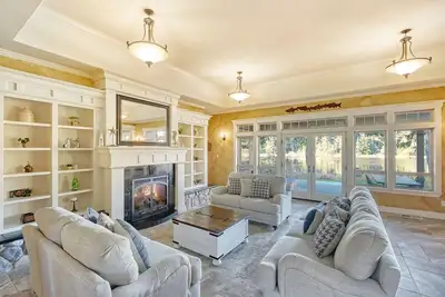 Image de Private Lake, Amazing View, Theater Room (LakeForest)