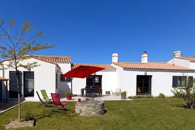 Image de Très jolie maison noirmoutrine idéalement placée à 200m des plages et du port.