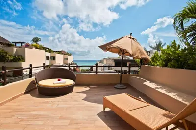 Image de 5000 Sq Feet - Perfect for Family, 4 bed/5 bath, Oceanview, 2 Pools, Beach Club!