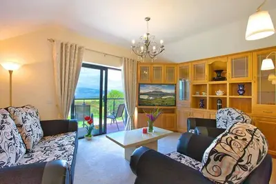 Image de Two bedroom luxury apartment located overlooking Waterville Lake