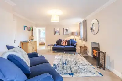 Image de Unique, modern 2 bedroom detached home