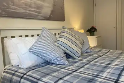 Image de Trafalgar a comfortable seaside ground floor flat with parking and pet friendly