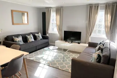 Image de Spacious and stylish city centre apartment