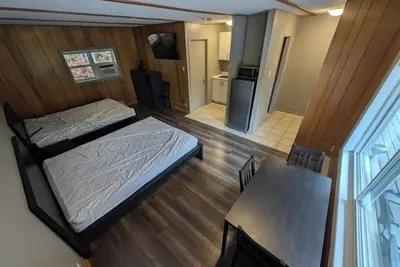 Image de Walk out deck room 4. Minutes from the Lake, Boat Launch, Dorset