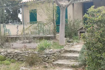 Image de House with 1500 m of land near the luberon