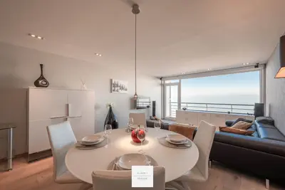 Marble Floor, full comfort sea view, parking incl.