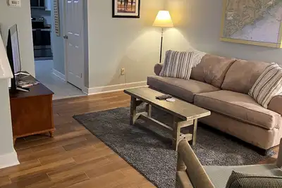 Image de Townhome 4 miles to Downtown Charleston