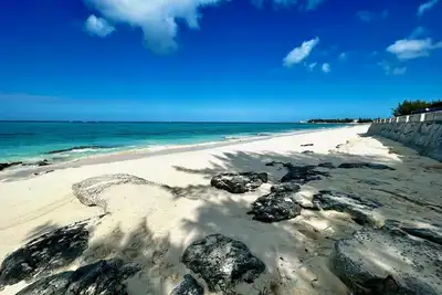 Image de Luxury Beachfront Directly on the Beach-8 mins from airport! Casa del Amor Kara