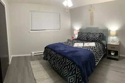 Image de 😍Great Location 2bd/1bth Unit W/ Pvt Backyard 😍