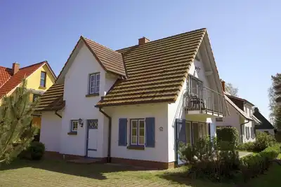 Image de Haus Sabine - Ground floor - Bright, large first floor apartment in a quiet location!