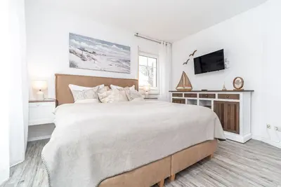Image de Comfortable vacation apartment with balcony, centrally located in Zingst and close to the beach -