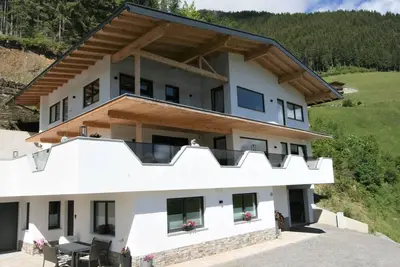 Image de Joli appartement pour 6 personnes avec Wifi, Tv, patio et parking