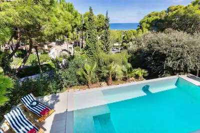 Image de Maison de vacances privée avec piscine privée, climatisation, Wifi, bain à remous, Tv, patio
