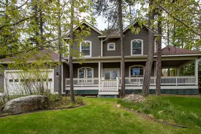 30-Day Min with Hot Tub, Near Whitefish Lake, Golf Course, and Downtown!