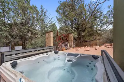 Image de Luxurious 3-bedroom Sedona Silver Spur with stunning Red Rock views.