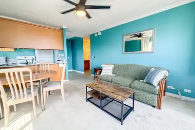 Image de Royal Kuhio 1812  Corner Unit w/ Ocean City Views + Parking Included!