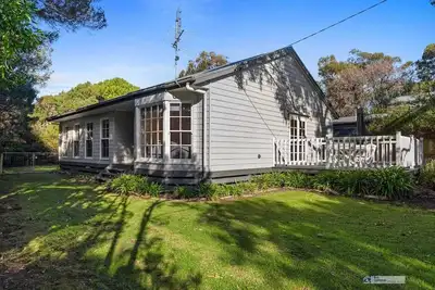 Image de Cottage style weatherboard house 5 min walk to Red rocks Beach.