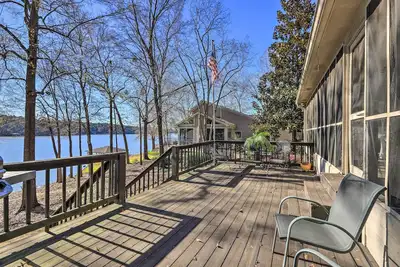 Image de Pet-Friendly Lake Sinclair Home w/ Boat Dock!