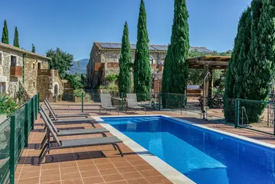Image de Maison de vacances \"Mas Renart\" avec vue sur la montagne, piscine, Wi-Fi, jardin et terrasse.