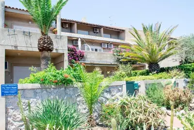 Image de The house is facing the sea where you can admire the beauty of the sunrise