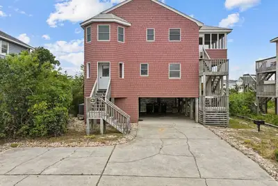 Image de 1609 - Barefoot Contessa, a spacious 4-bed 3. 5-bath home in Corolla, Nc, hot tub, sleeps 12