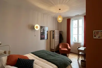 Image de Ancienne échoppe entièrement rénovée, en centre ville et à 5 minutes de la gare!