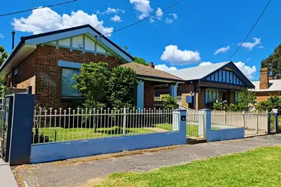 Image de Clytie Cottage on Moulder (Cbd)