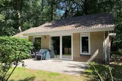 Image de Lovely Bungalow (C13) on a small wooded park