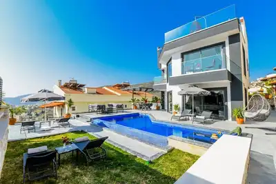 5 Bedroom Villa with  Outdoor Pool near Kalkan