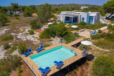 Image de Superbe villa avec piscine & vue mer 180°