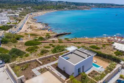 Image de Superbe maisonnette 5 étoiles avec accès mer, piscine privée, jacuzzi et spa