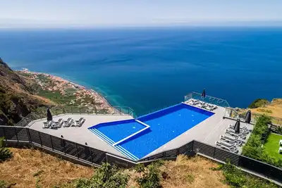 Image de Modern villa, shared infinity pool | SunsetCliff 1