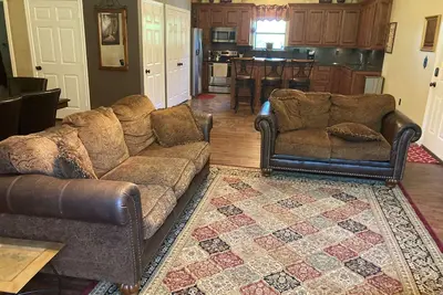 Image de Peace in the Pineywoods - Family home on 20 Acres with hot tub and outdoor space