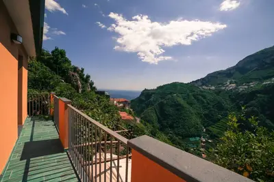 Image de Catarì studio apartment: sleeping in a scenic lemon grove on the Amalfi Coast!