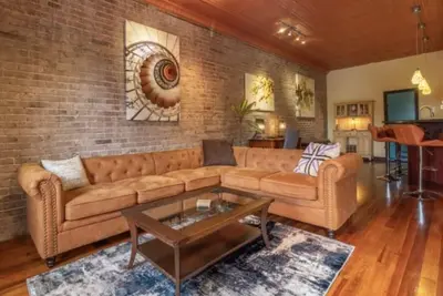 Image de Contemporary apartment on the square!