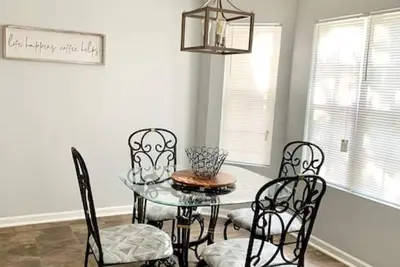 Image de Roomy Lithonia Townhome Near Arabia Mountain Nat’l Heritage Area with Backyard!